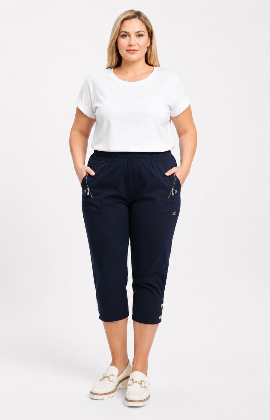 Lucie Crop Trousers in Navy 