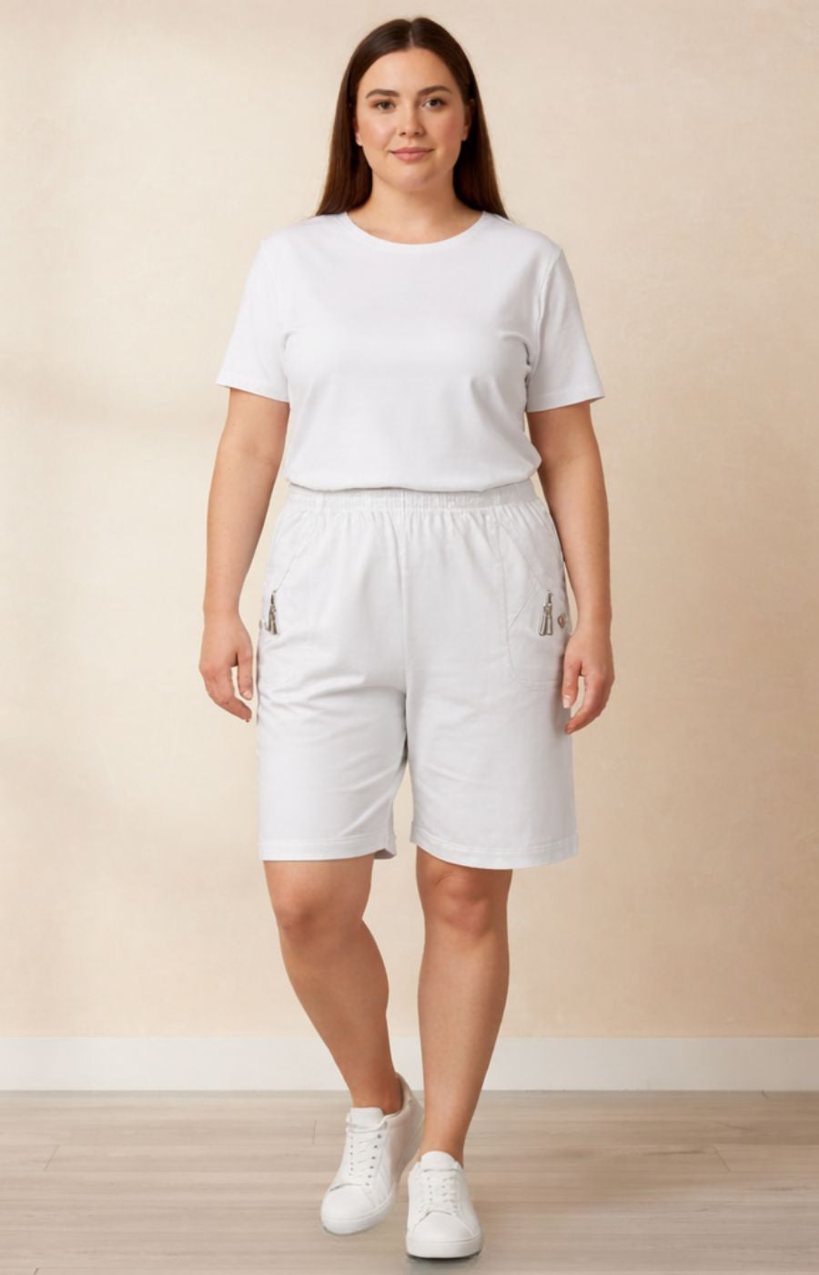 Lucie Shorts in White 