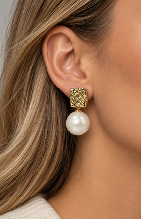 Lyra Earrings in Gold 