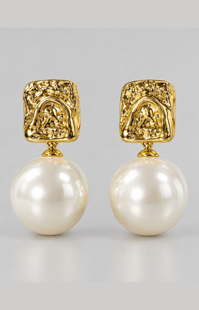 Lyra Earrings in Gold 