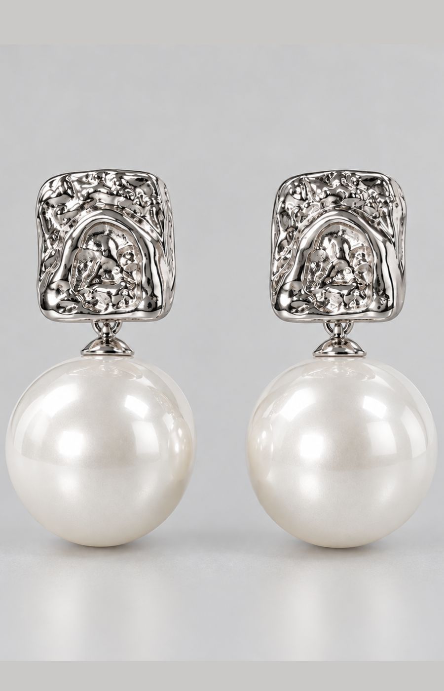 Lyra Earrings in Silver 