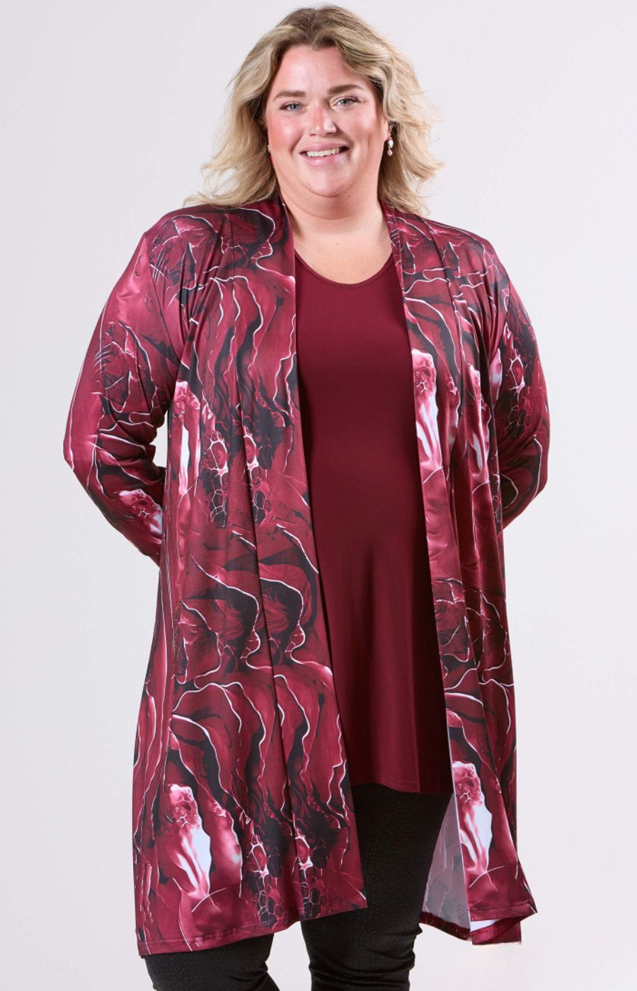 Magna Open Cardigan in Wine