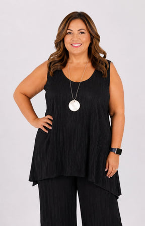 Magna Plisse Vest in Black 