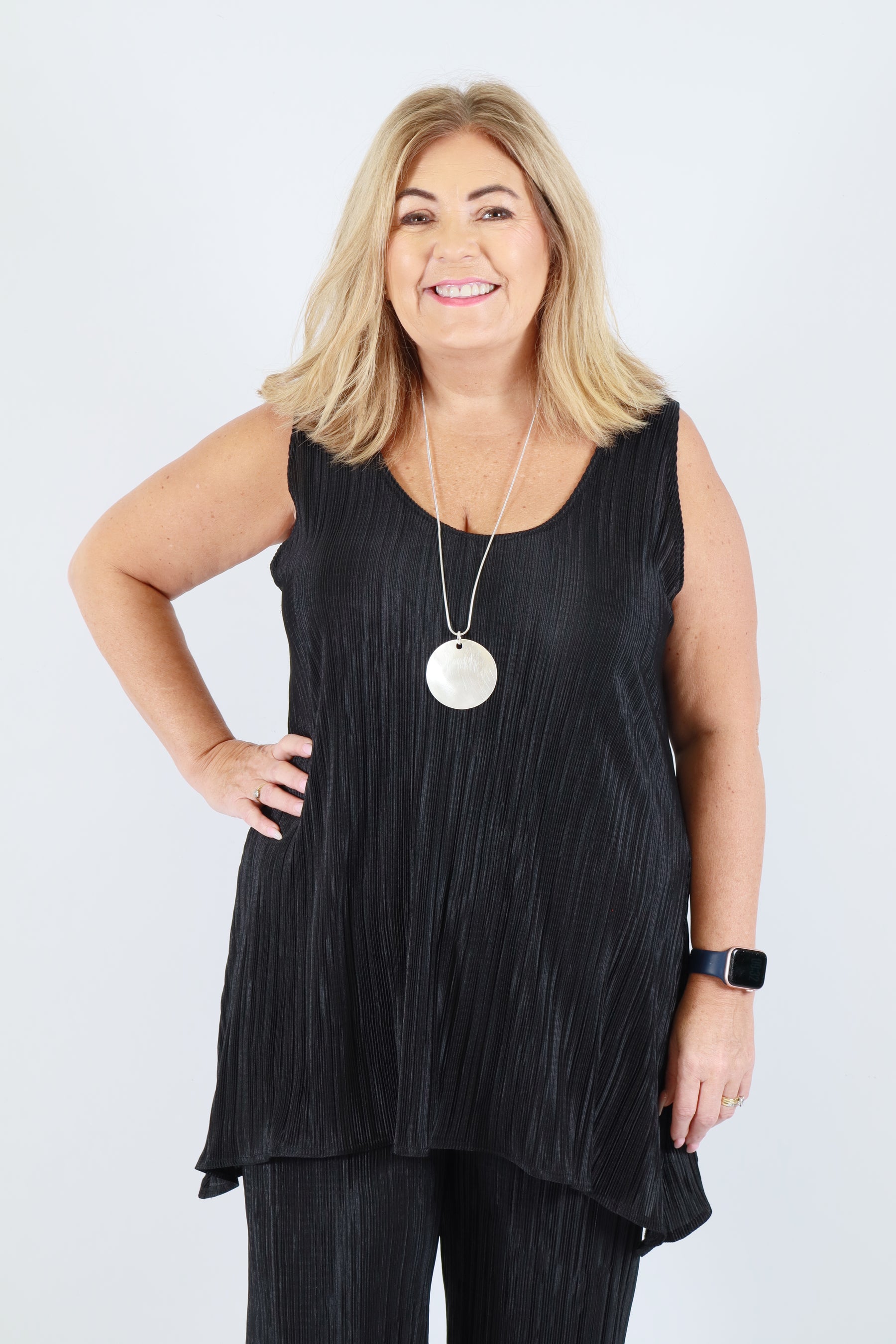 Magna Plisse Vest in Black