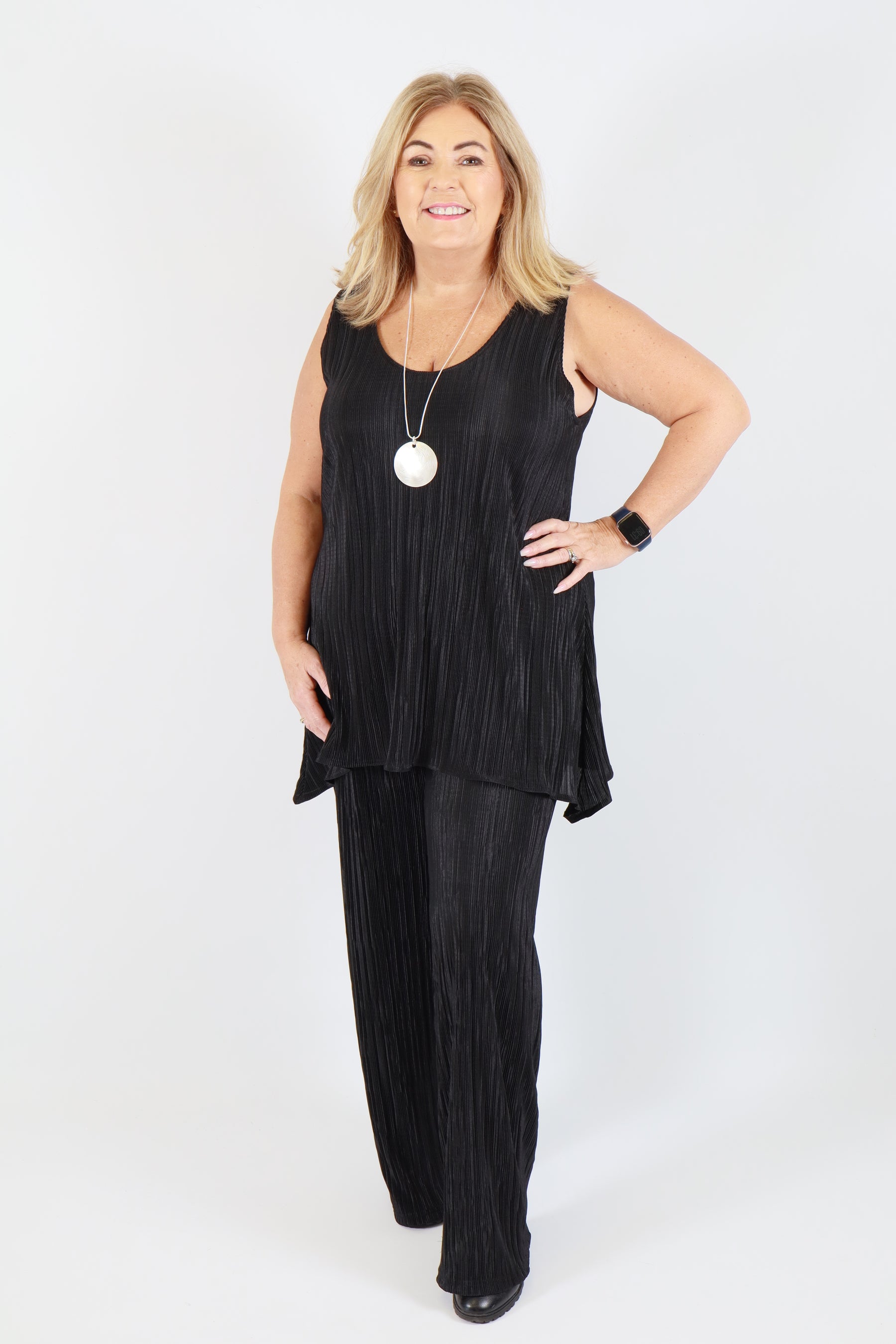 Magna Plisse Vest in Black