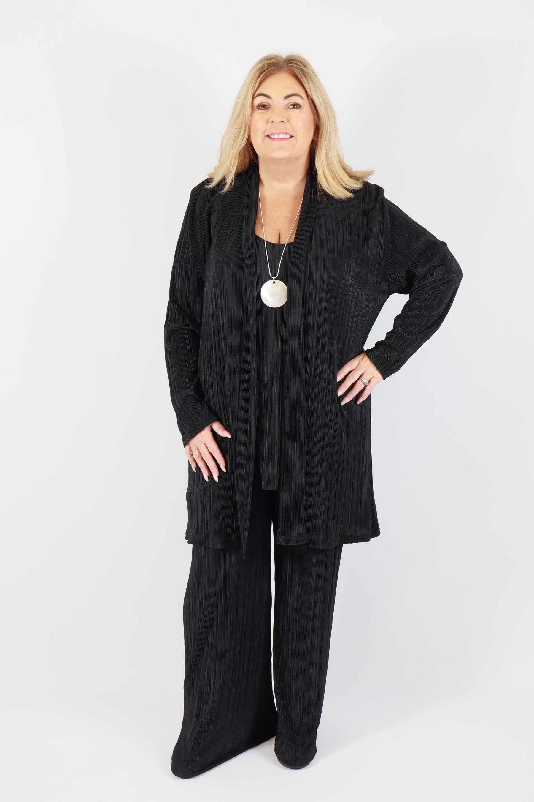 Magna Plisse Vest in Black