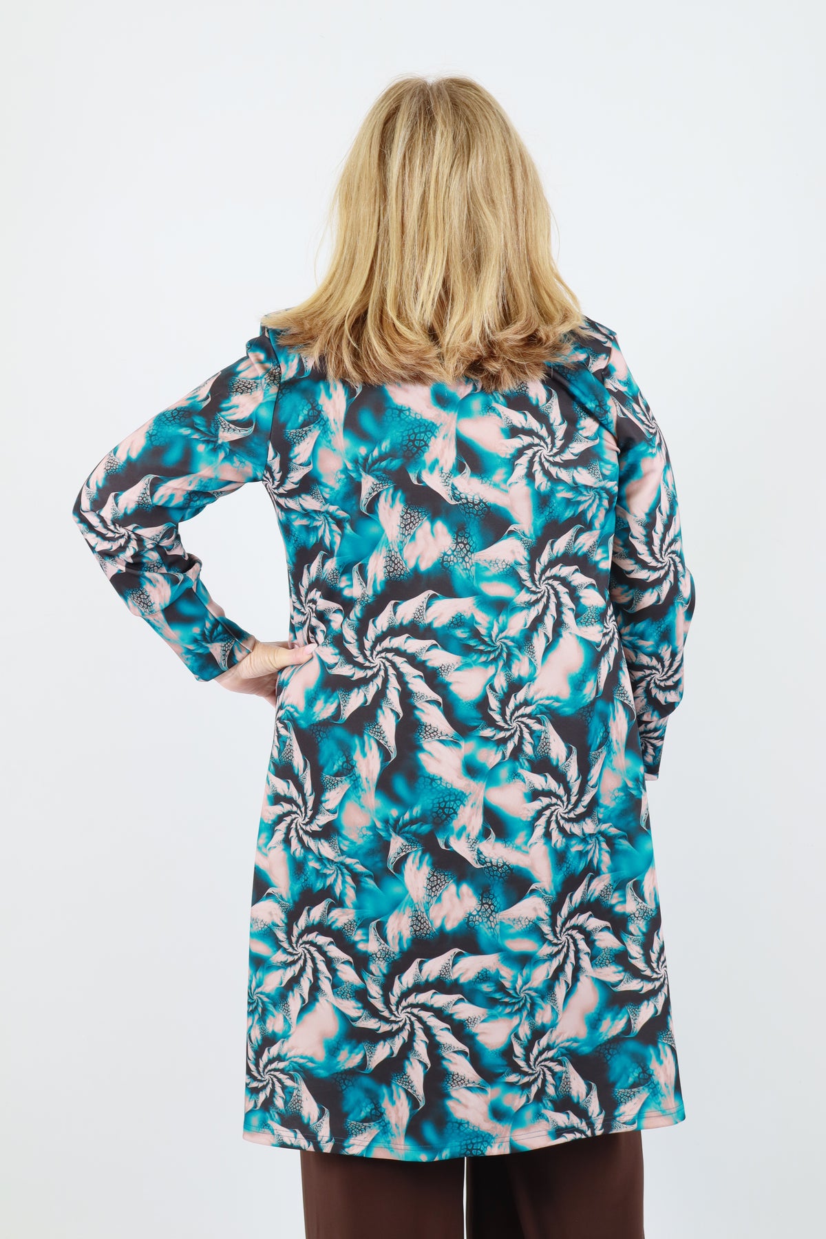 Magna Scuba Cardigan in Teal