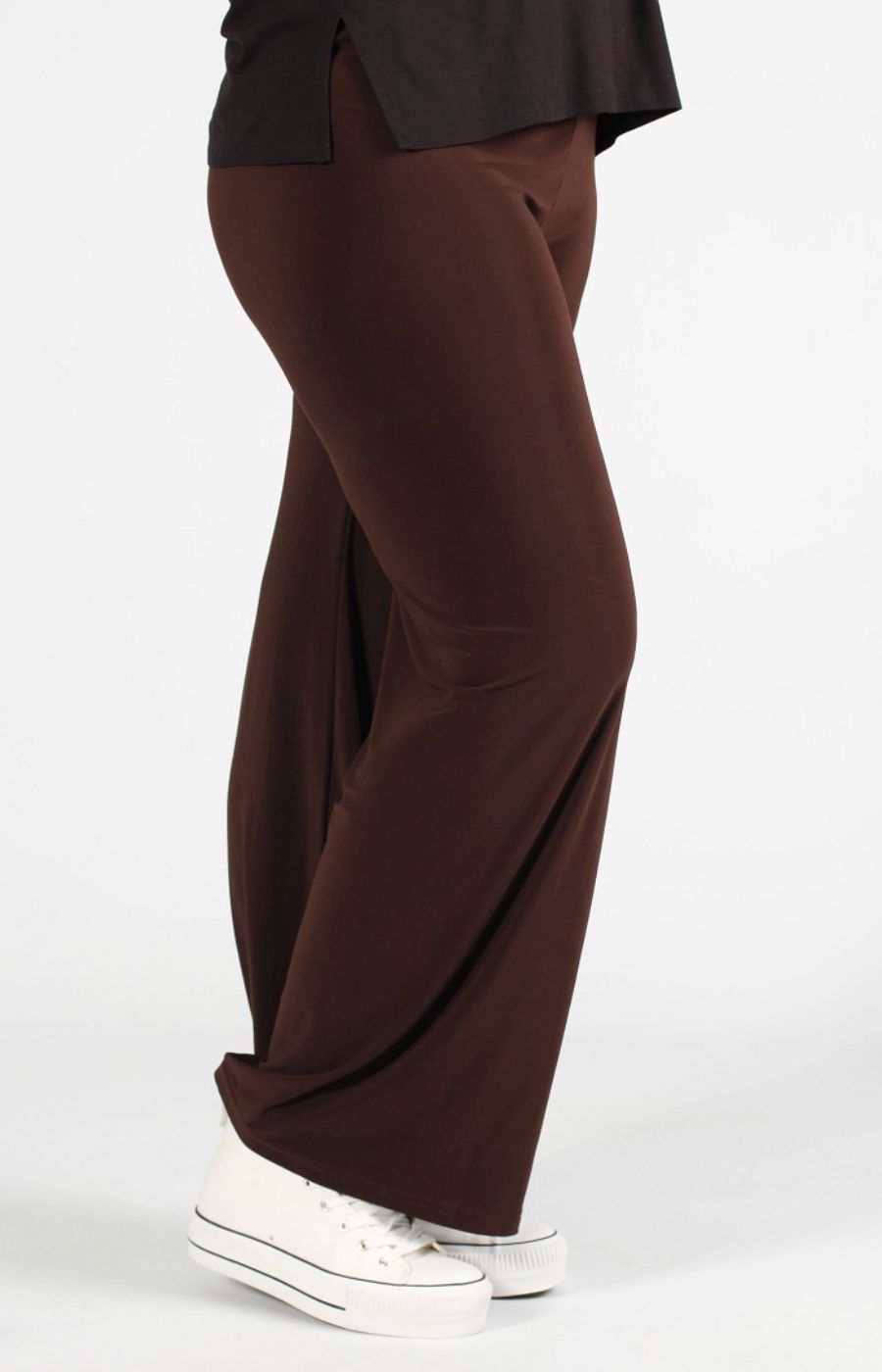 §Magna Wide Leg Trousers in Brown