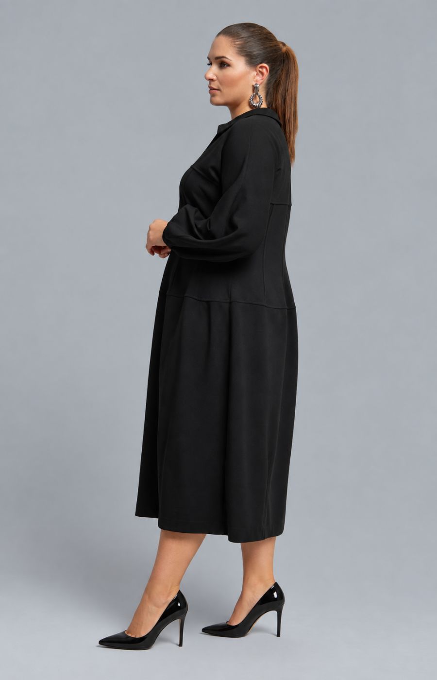 Mat Collared Dress in Black