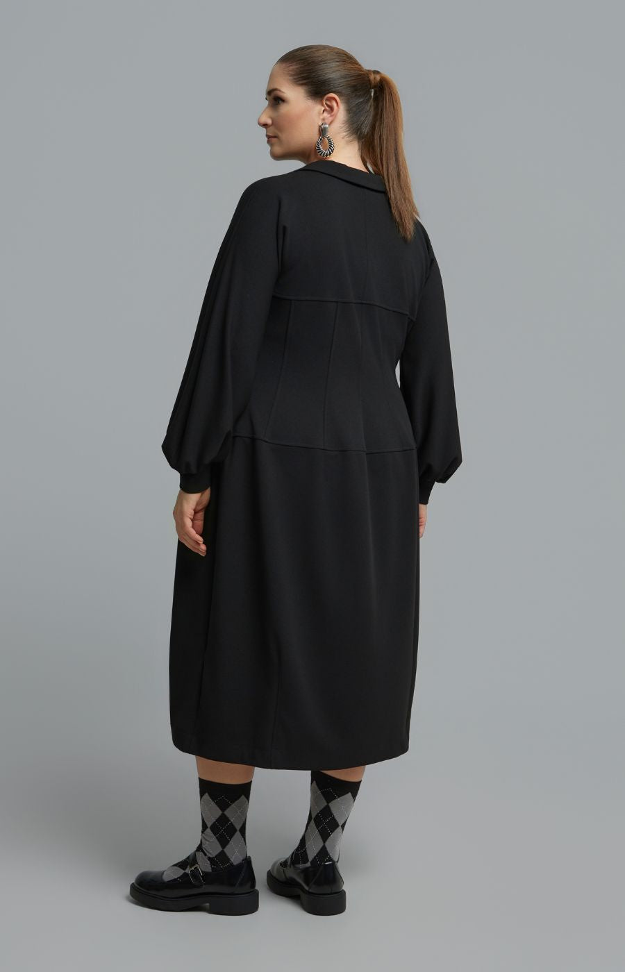 Mat Collared Dress in Black 