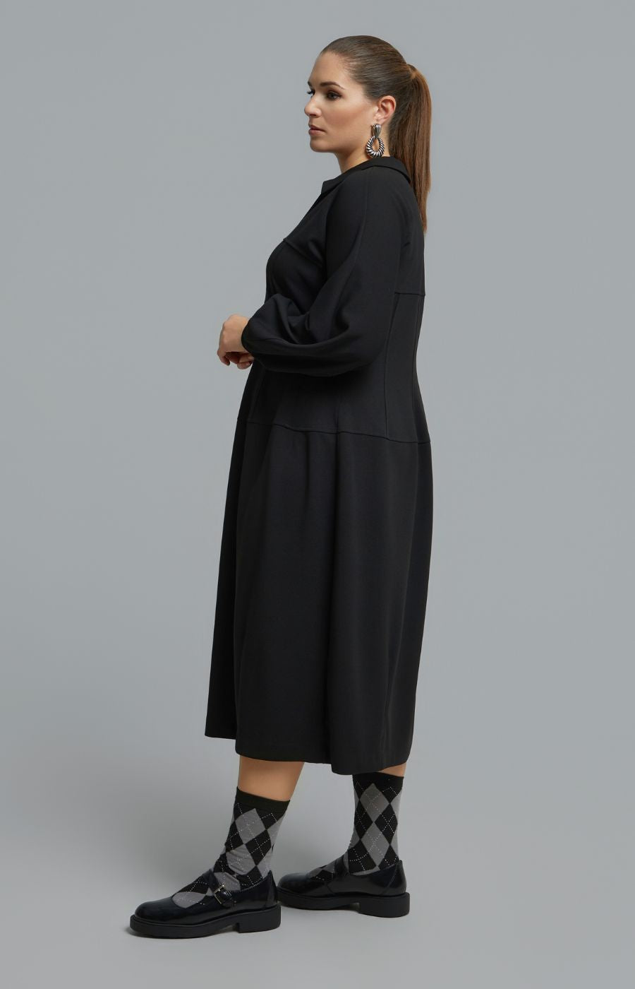 Mat Collared Dress in Black 