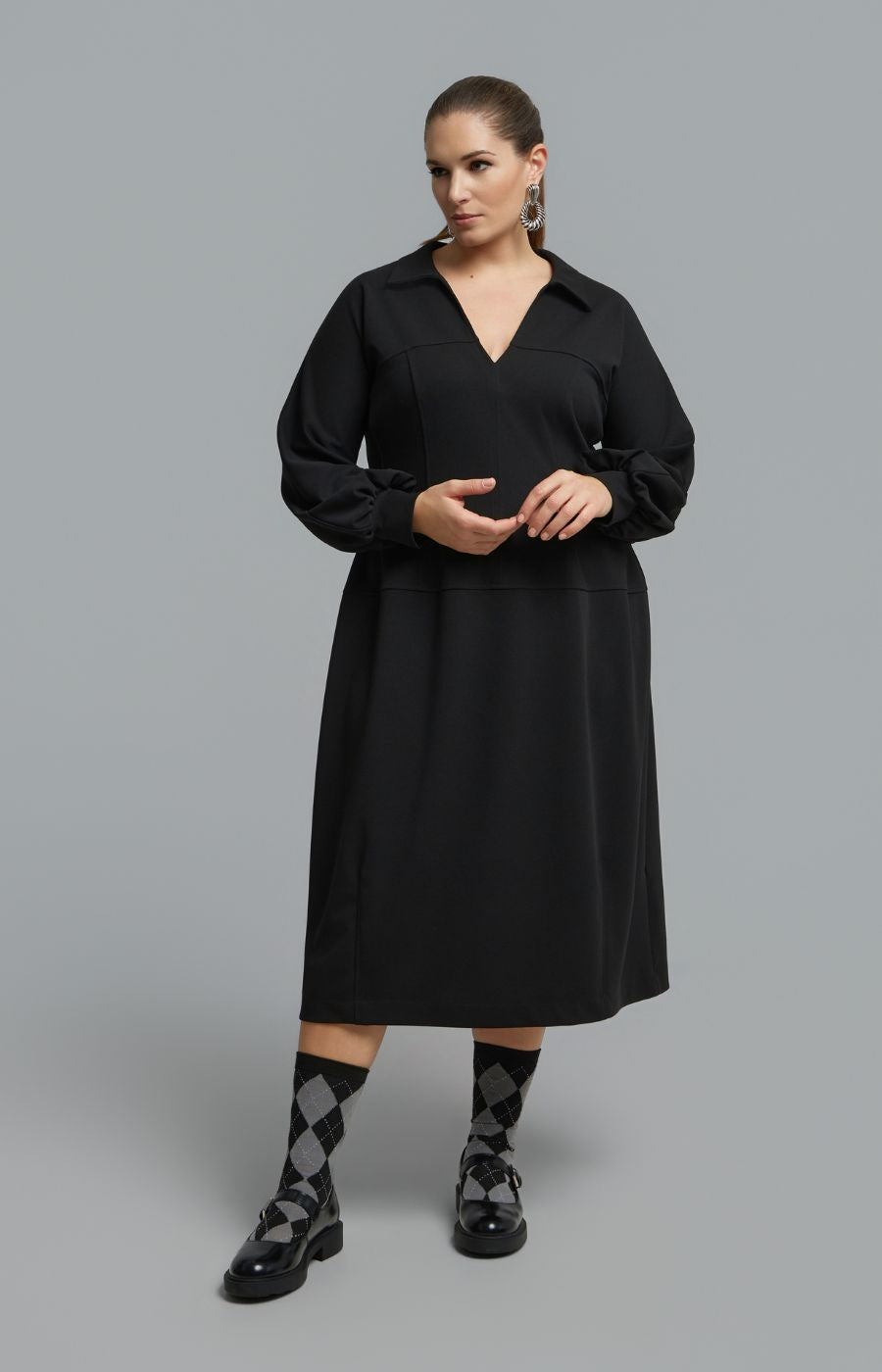 Mat Collared Dress in Black 