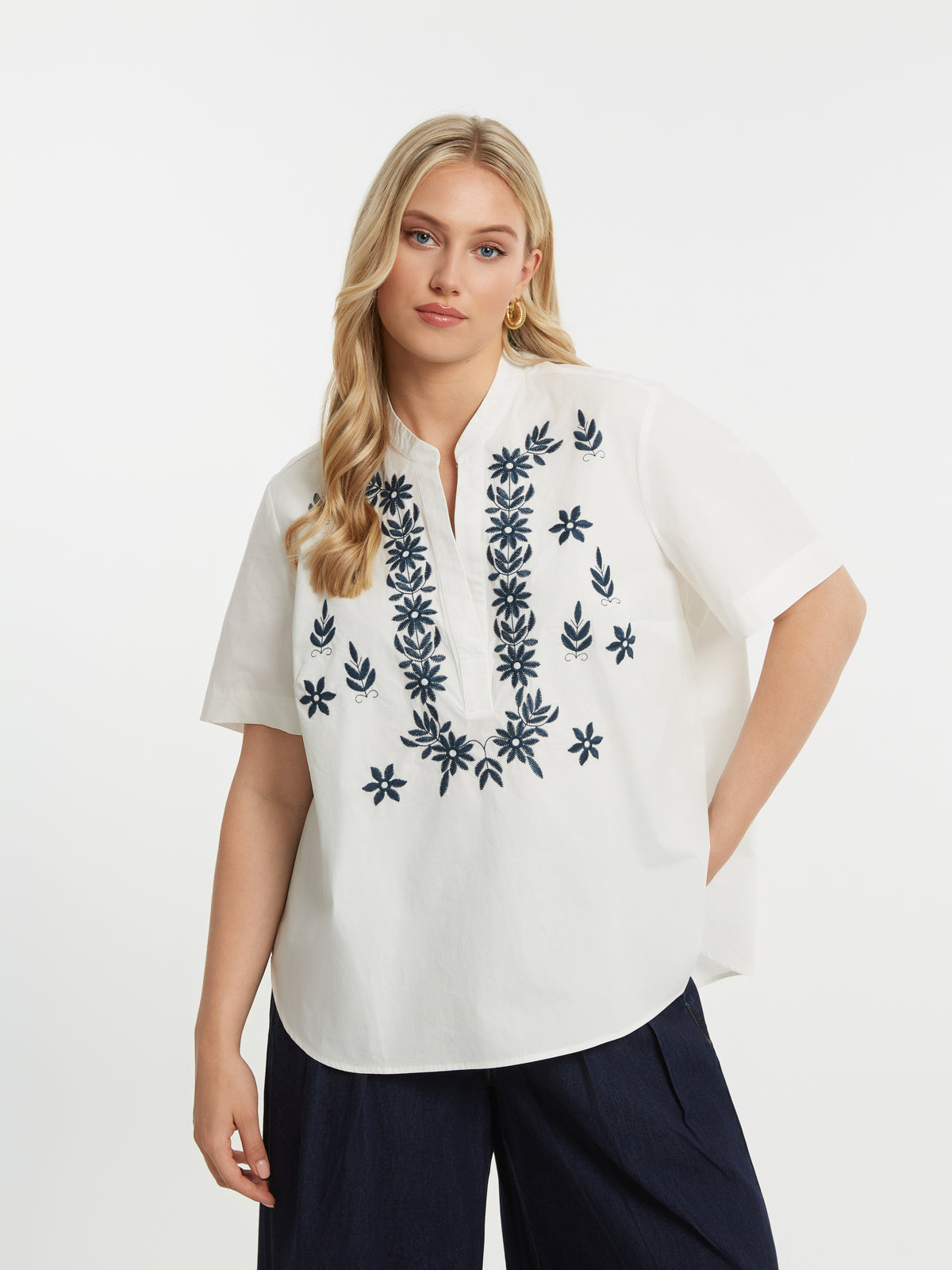 Mat Embroidered Top in White 