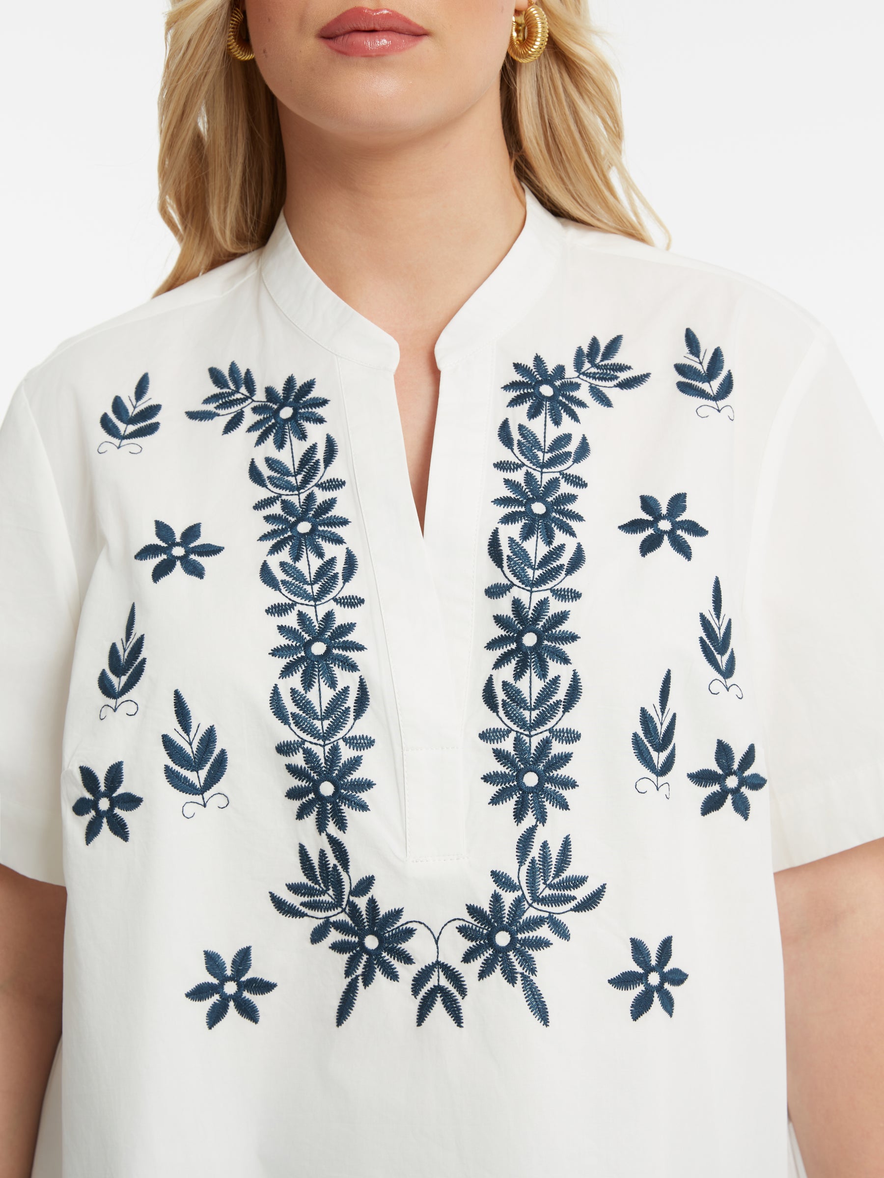 Mat Embroidered Top in White 