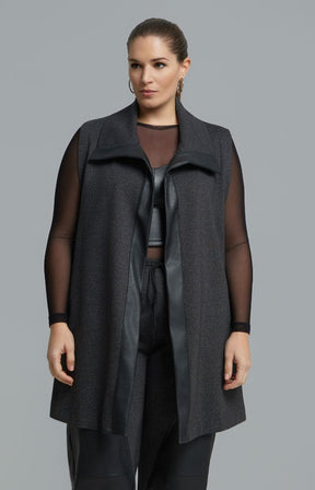 Mat Long Line Waistcoat in Charcoal 