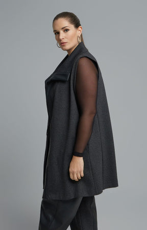 Mat Long Line Waistcoat in Charcoal 