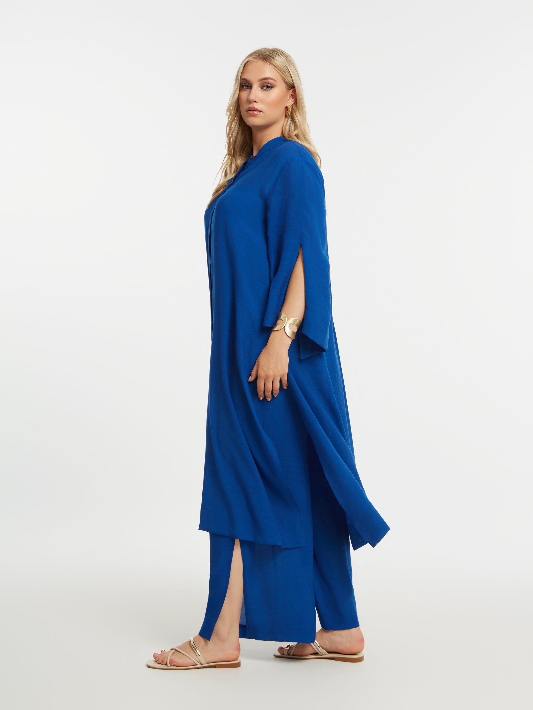 Mat Longline Tunic in Blue, with 3/4 length slit sleeves, long side slits and a round neckline