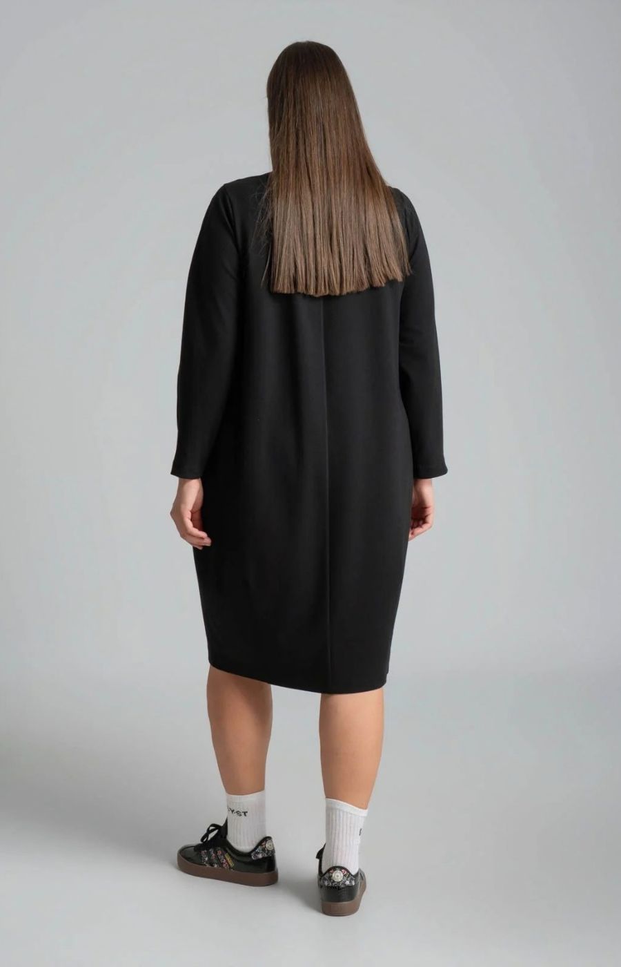 Mat V Neck Midi Dress in Black 