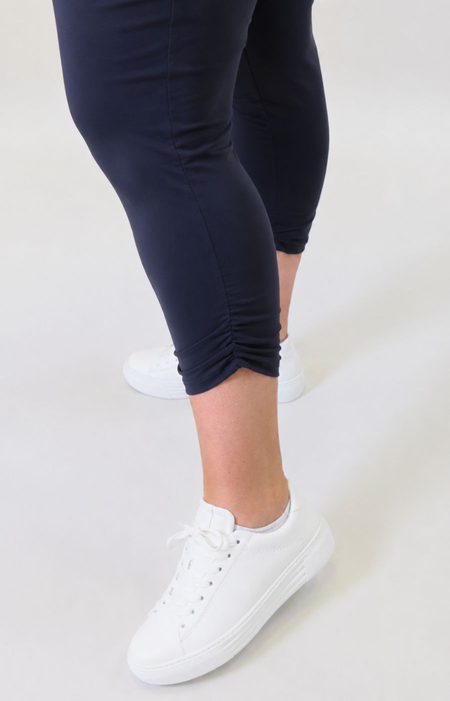 Mellomi Lara Ruched Leggings in Navy 