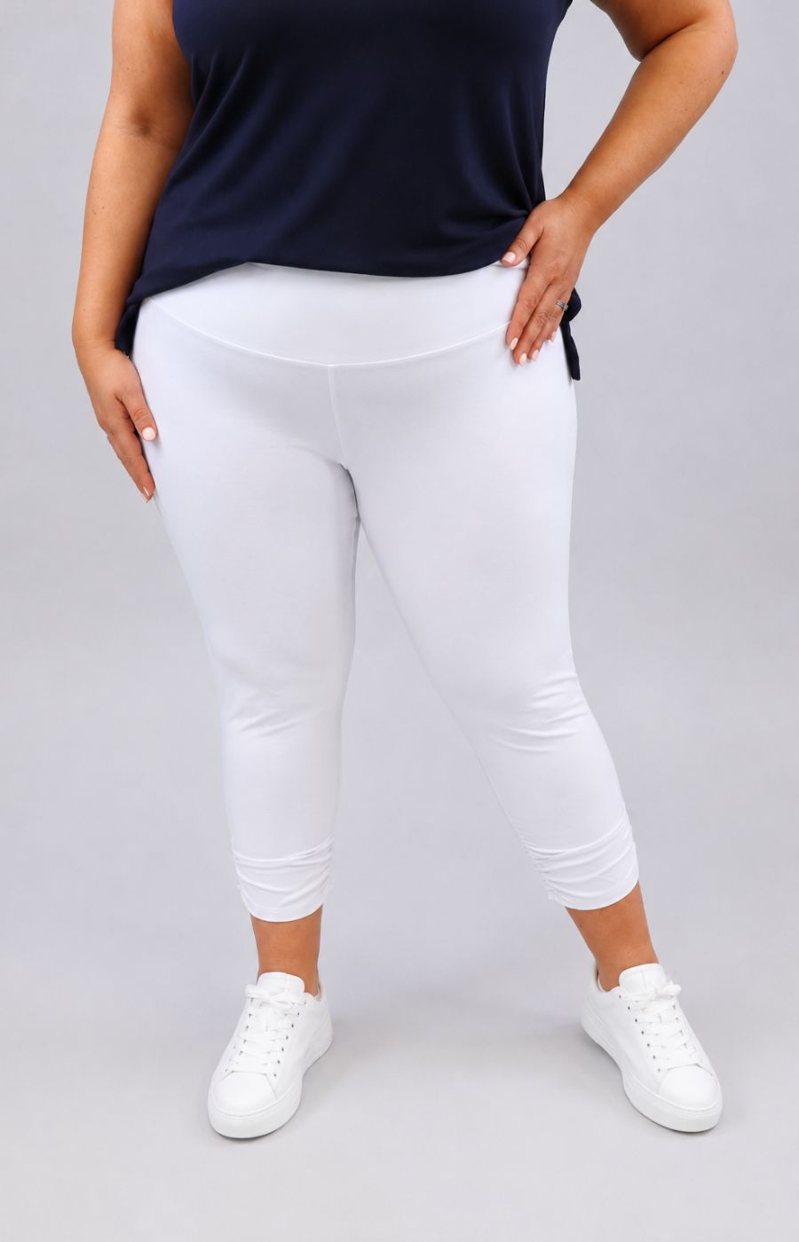 Mellomi Lara Ruched Leggings in White 