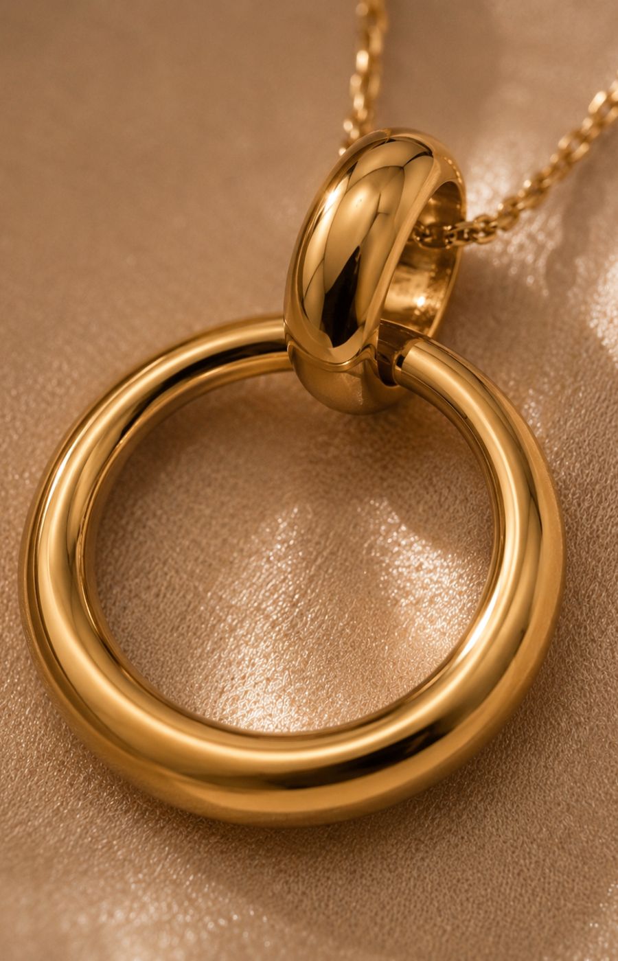 Mira Necklace in Gold 