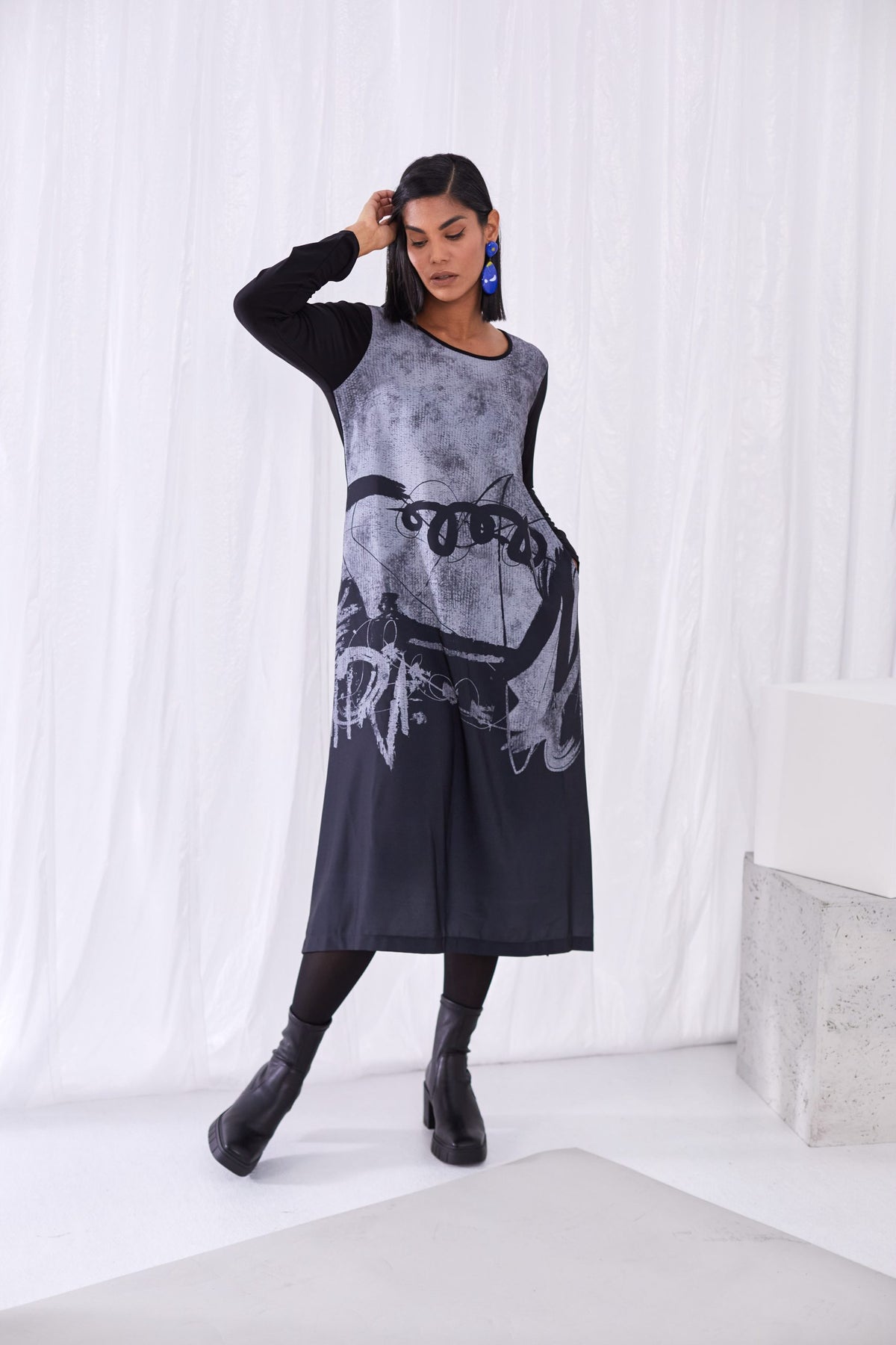 Ora Black and Grey Printed Dress
