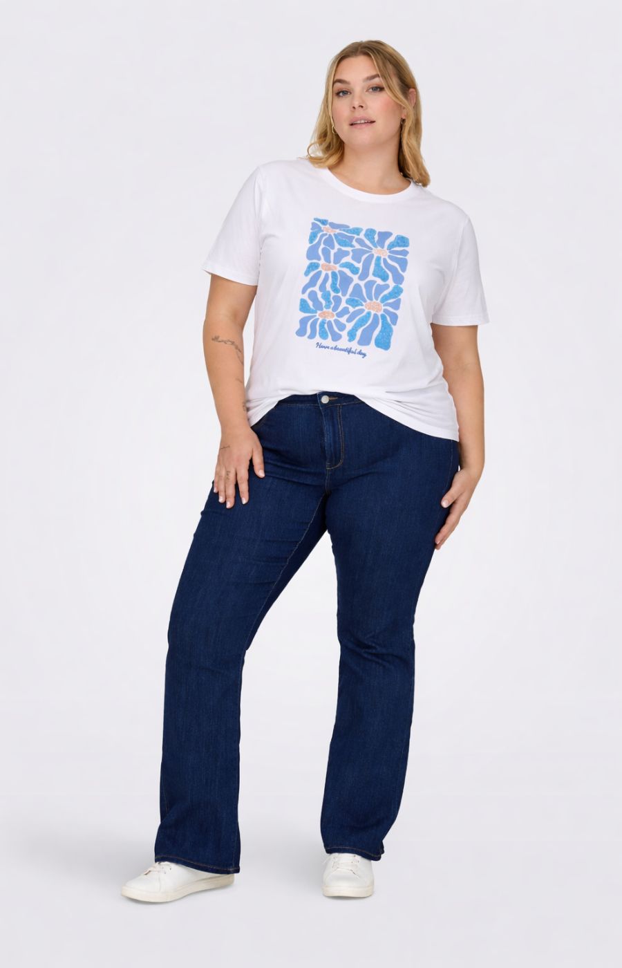 Only Carmakoma Alberte T-Shirt in White 
