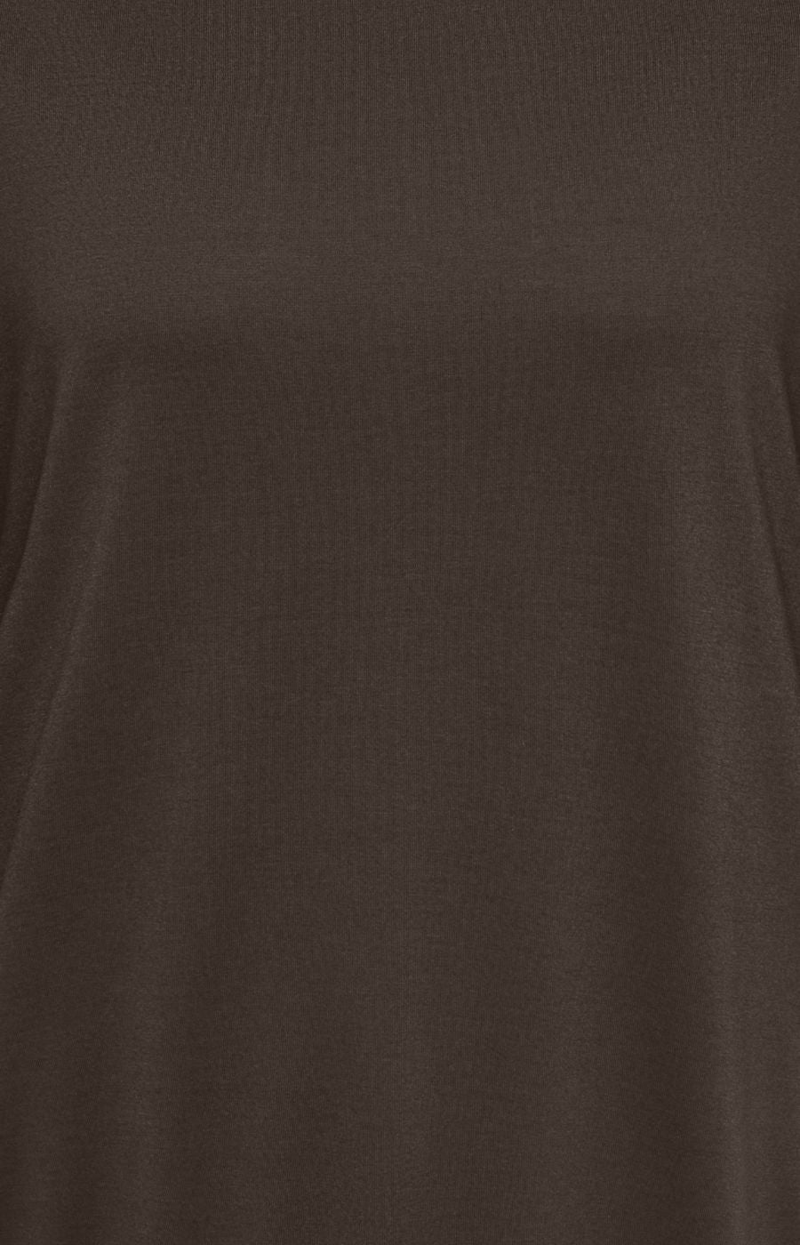 Close-up of a dark brown knit fabric with a fine ribbed texture of the Only Carmakoma Carlinne Top in Coffee Bean 