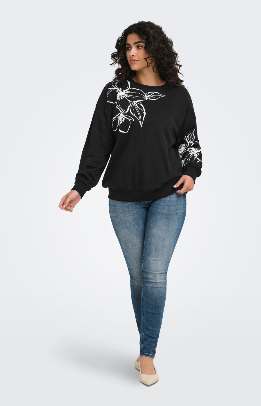 Only Carmakoma Dessa Sweater in Black 