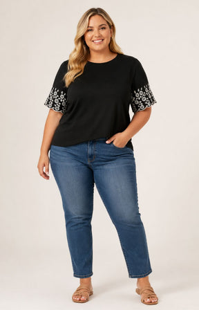 Only Carmakoma Dream T-Shirt in Black 