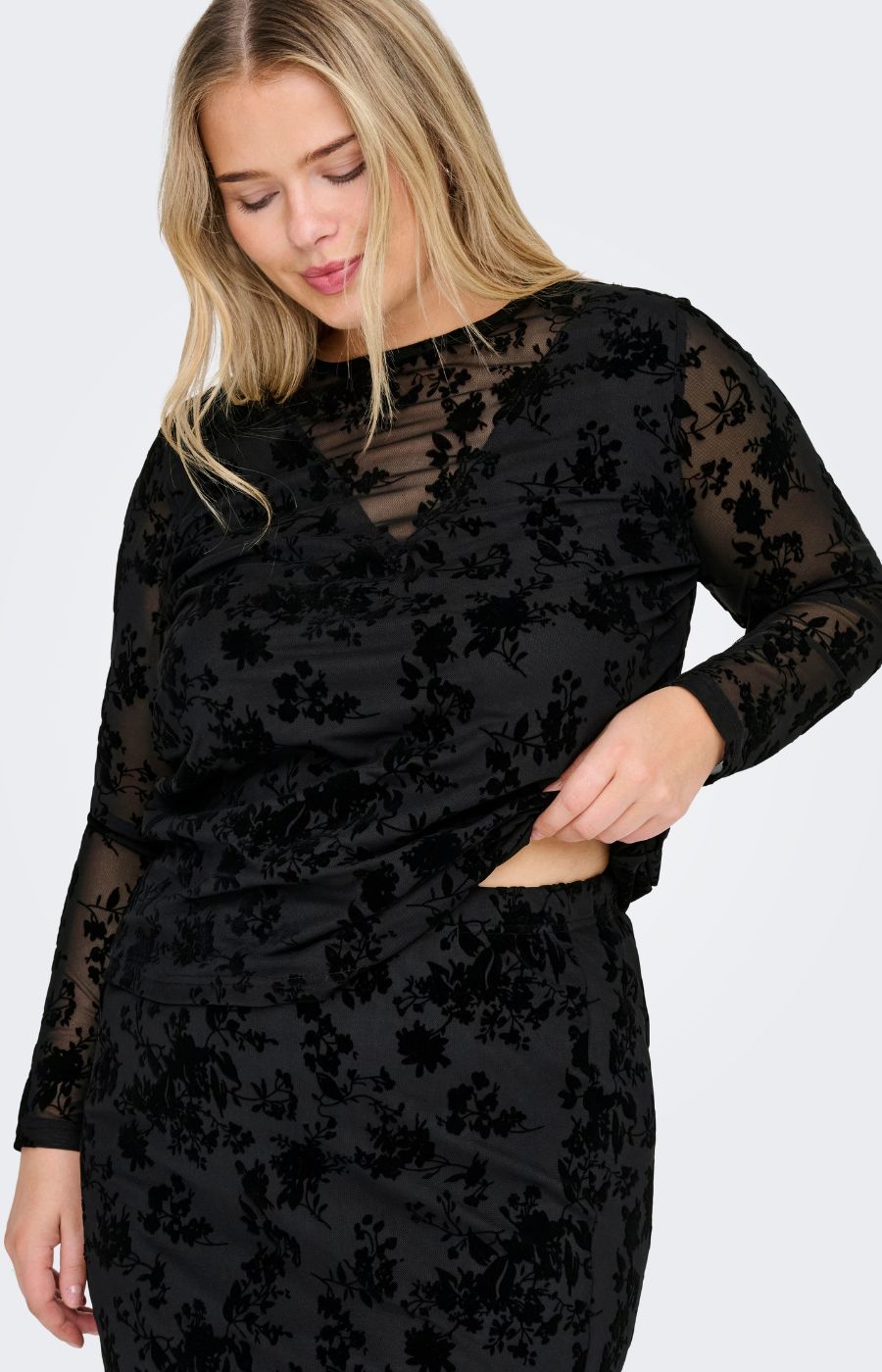 Only Carmakoma Elodie Blouse in Black