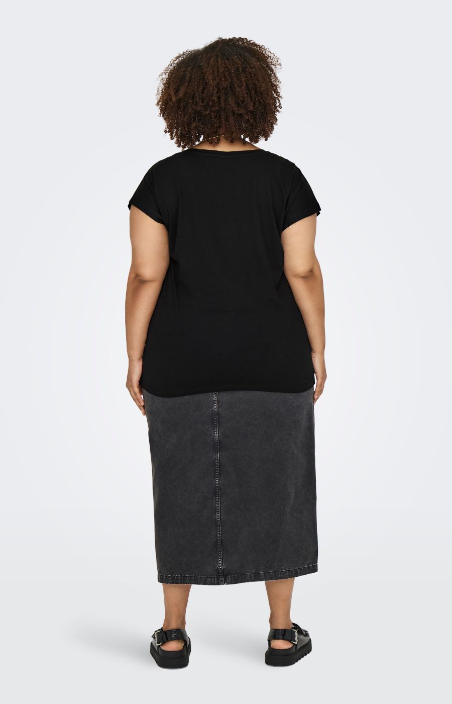 Only Carmakoma Lulu T-Shirt in Black