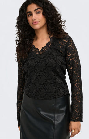 Only Carmakoma Nikka Top in Black