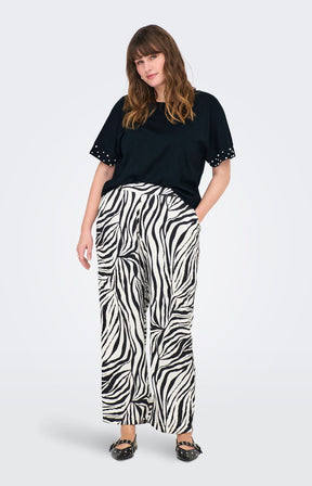 Only Carmakoma Olivia T-Shirt in Black