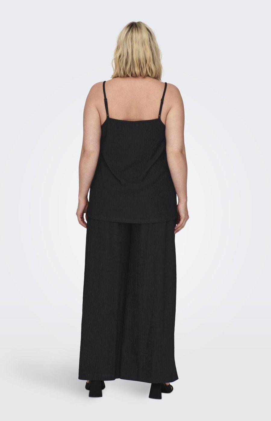 Only Carmakoma Reina Cami in Black