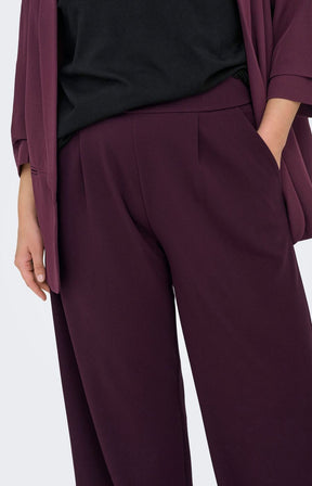 Only Carmakoma Stilla Trouser in Winetasting 
