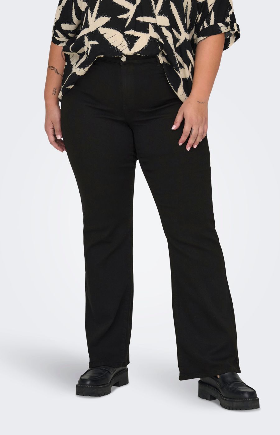 Only Carmakoma Thunder Flared Jeans in Black