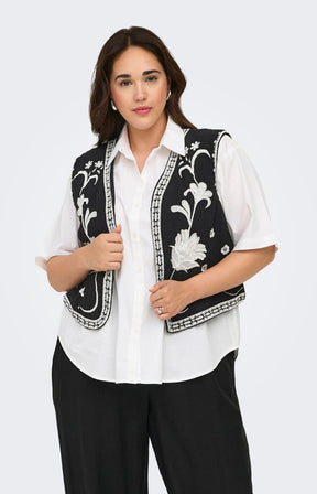 Only Carmakoma Thyra Waistcoat in Black 