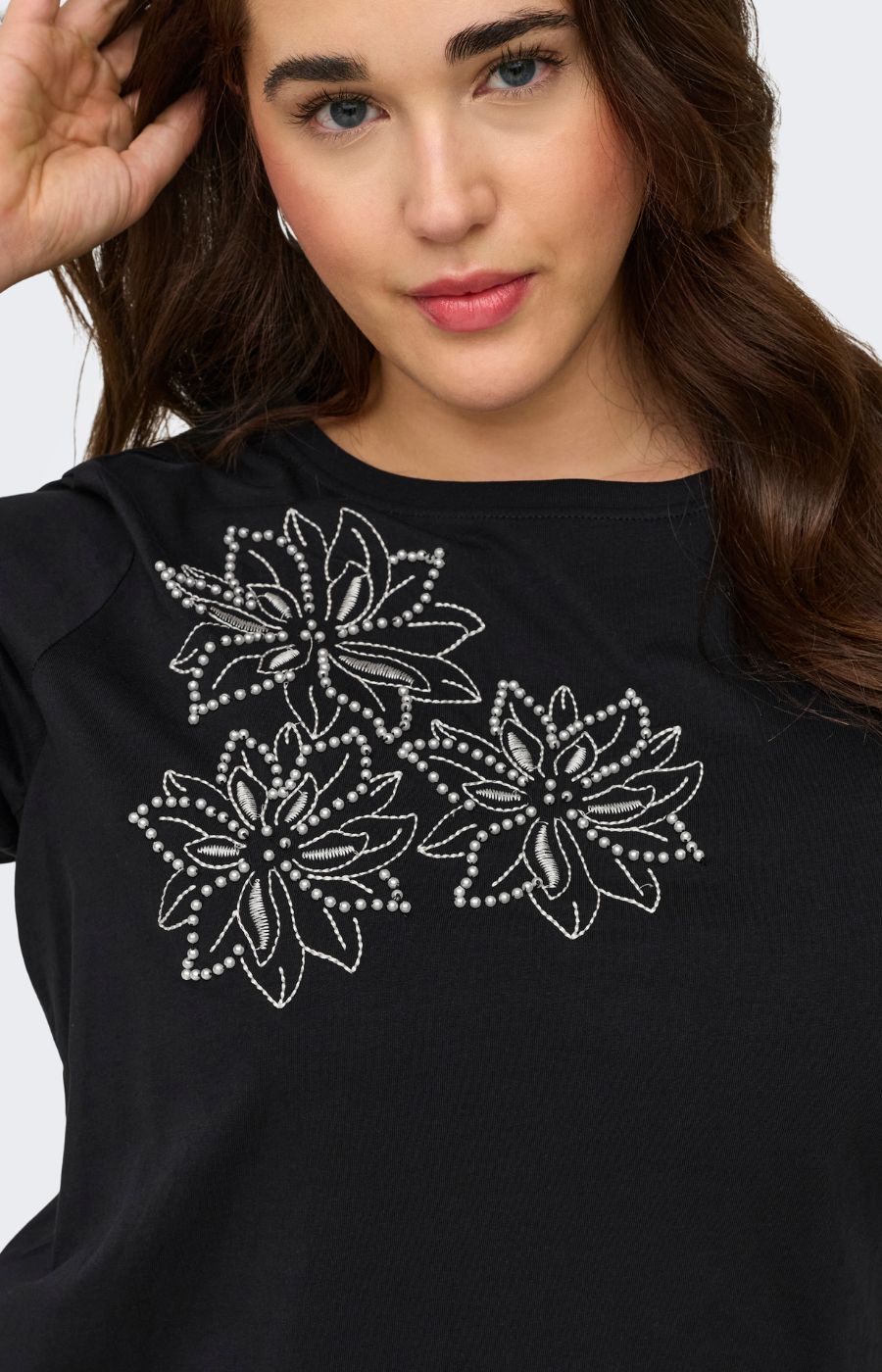 Only Carmakoma Timon T-Shirt in Black 