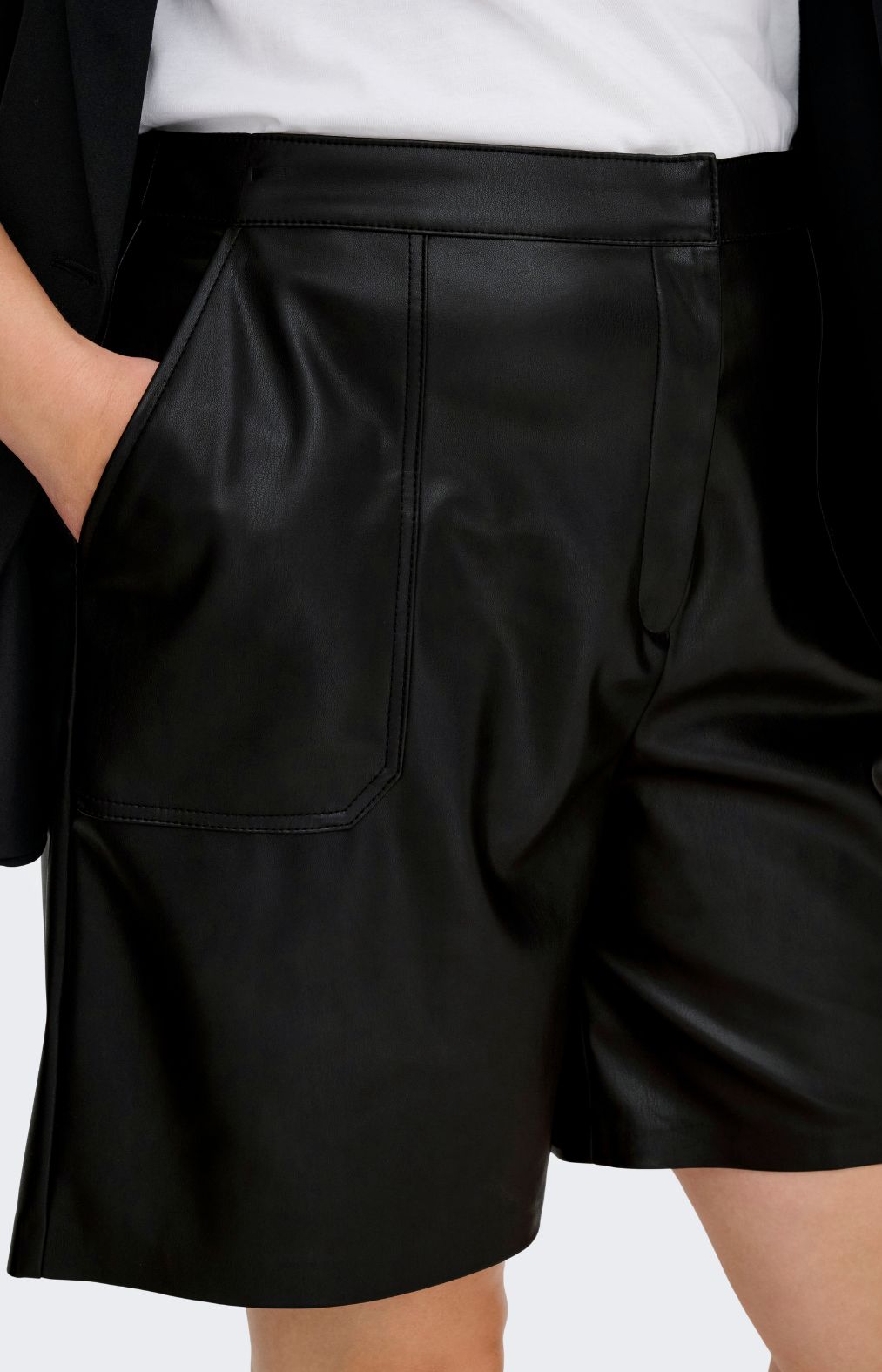 Only Carmakoma Tricia Leather Look Shorts in Black