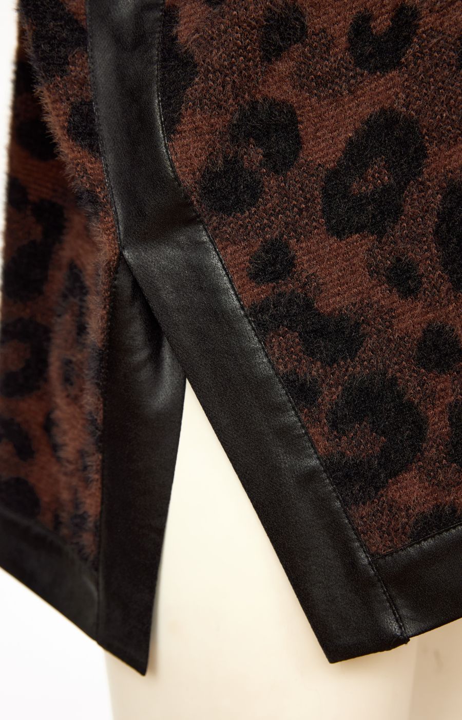 Ora 1/2 Zip Top in Leopard Print 
