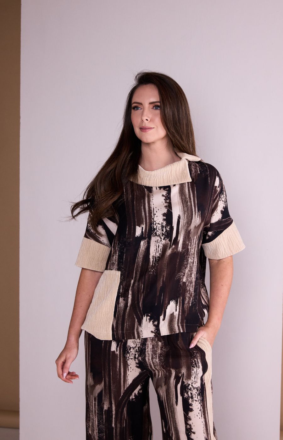 Ora Contrasting Collar Top in Brown 