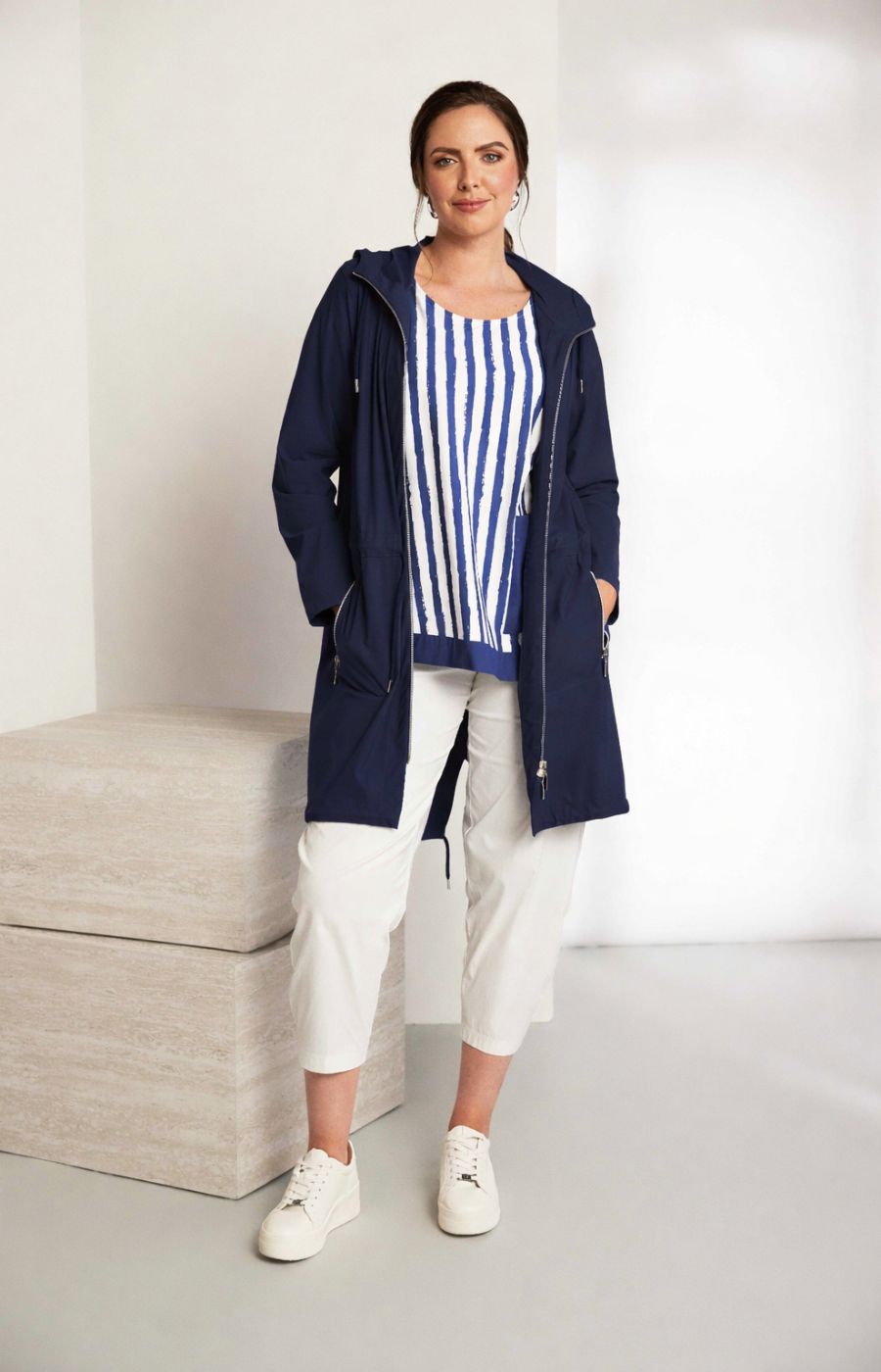 Ora Hooded Jacket in Navy 