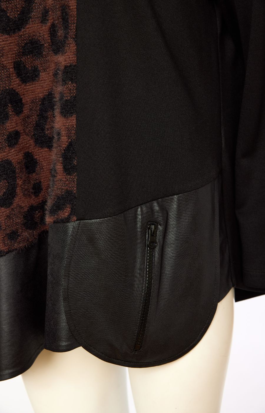 Ora Longline Top with Leopard Print 