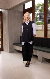 Ora Sleeveless Jacket in Black