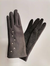 Pearl Gloves in Grey
