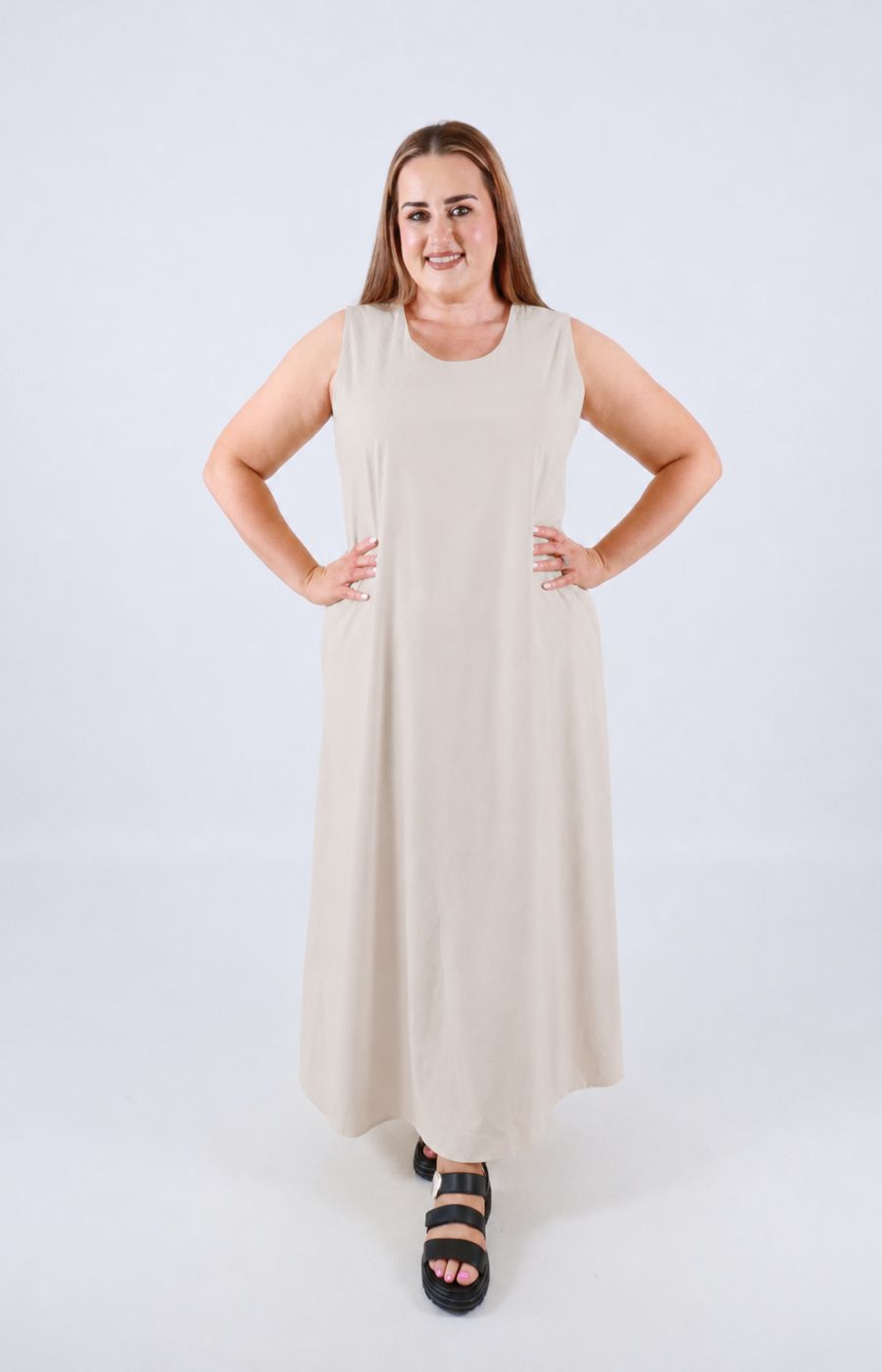 Polly Dress in Beige 