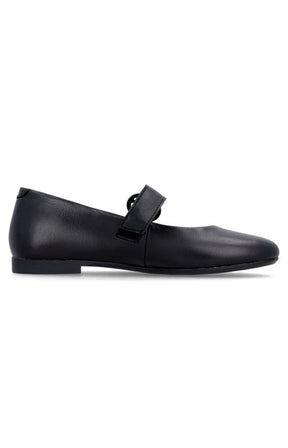 Remonte Buckle Shoe in Black 