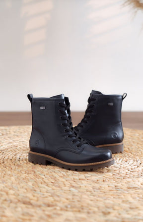 Remonte Leather Boot in Navy