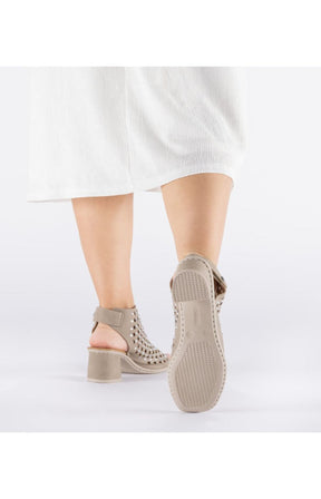 Rieker Diamante Sandals in Taupe 